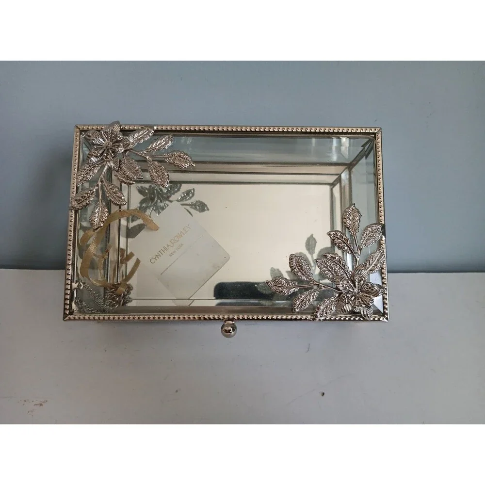 Cynthia Rowley New York Jewelry Box Glass Hinged Silver tone flower accents  tag